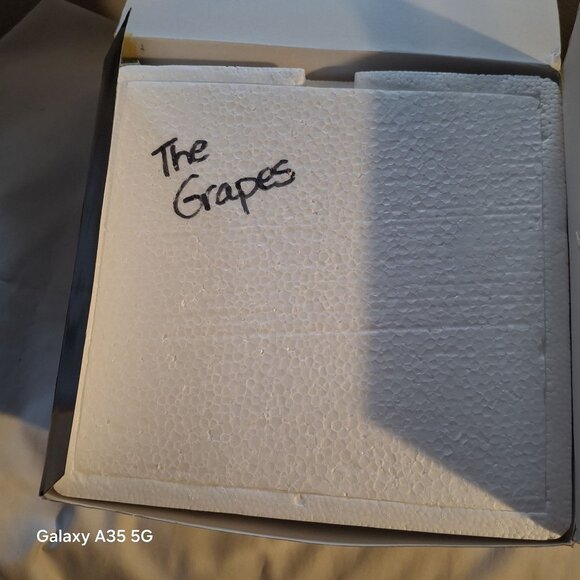 Heritage Village Collection Dickens Village Series "The Grapes Inn" 5th Edition - Picture 4 of 13